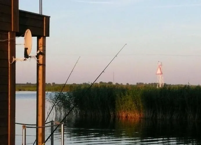 Floating Comfort - Schwimmende - Haus 7 Ferienhaus Kröslin